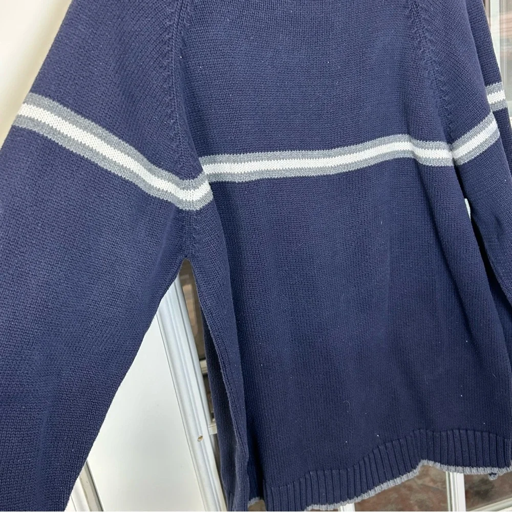 Y2K Men's Tommy Hilfiger Navy Blue Sweater with Gray Stripe‎ Size Large